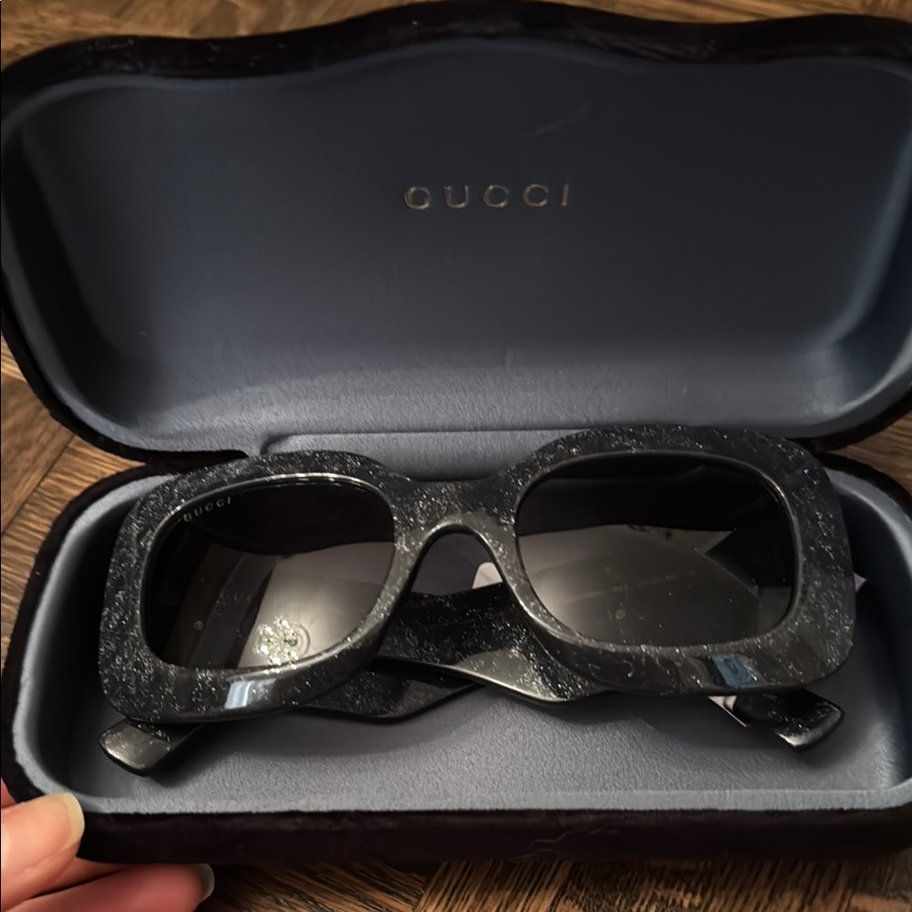 Gucci Sunglasses - Picture 9 of 13